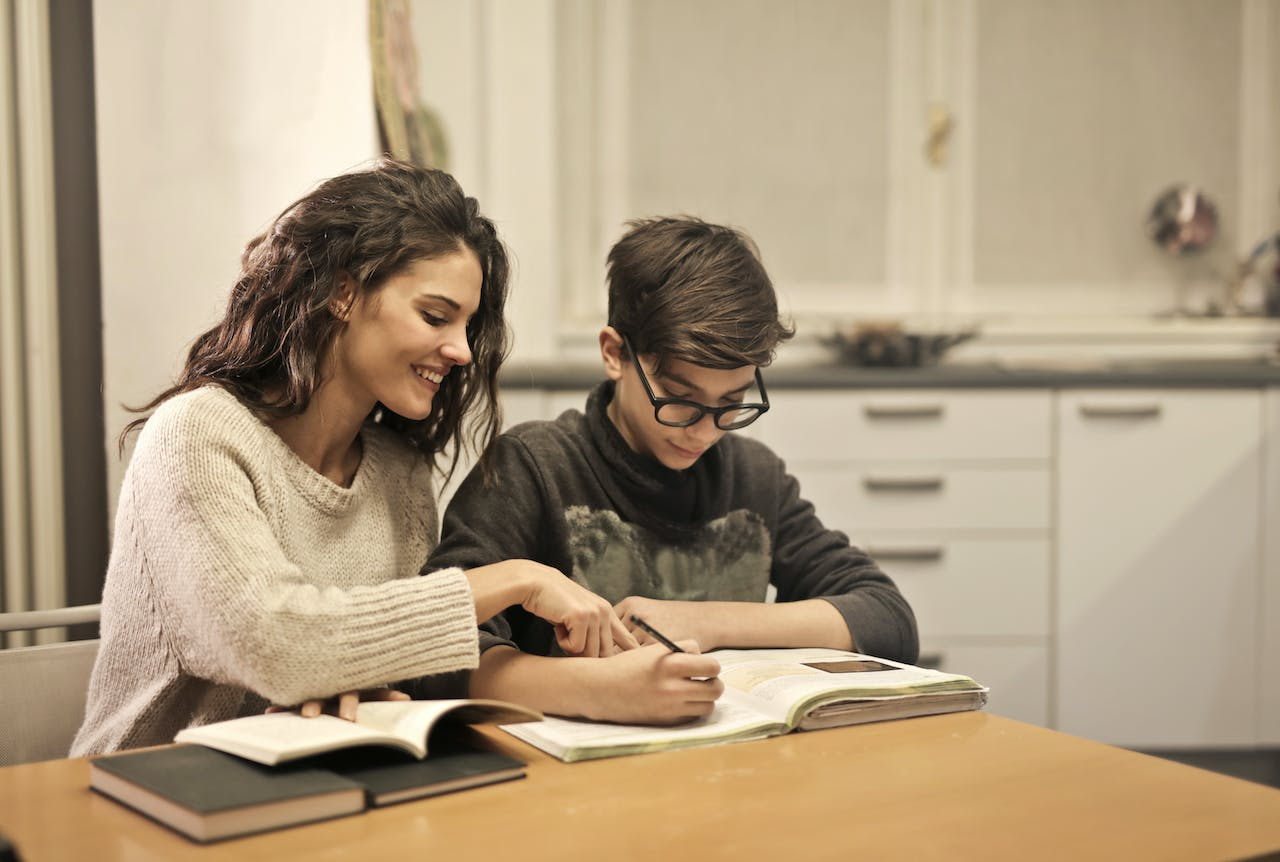 Why You Should Learn Spanish: 4 Reasons and Benefits